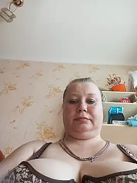 KiraStanton online show from June 25, 2026, 12:32 pm