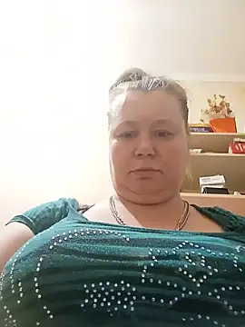 KiraStanton online show from May 25, 2026, 5:55 pm