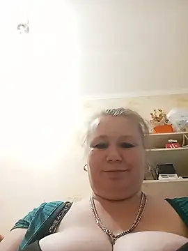 KiraStanton online show from July 8, 2026, 5:24 pm