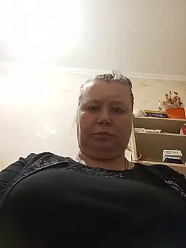 KiraStanton online show from May 29, 2026, 8:04 pm