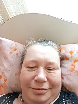 KiraStanton online show from May 8, 2026, 11:25 am