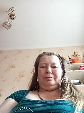 KiraStanton online show from April 21, 2026, 6:42 am