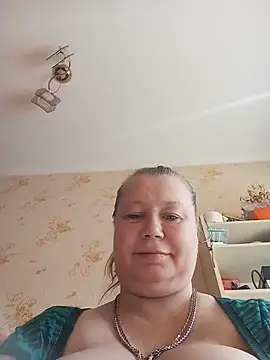 KiraStanton online show from July 7, 2026, 1:47 pm