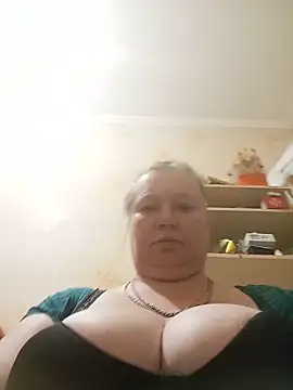 KiraStanton online show from June 17, 2026, 6:18 pm