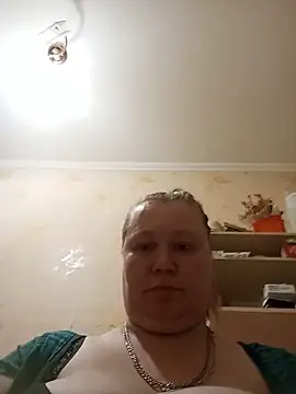 KiraStanton online show from June 12, 2026, 6:27 pm