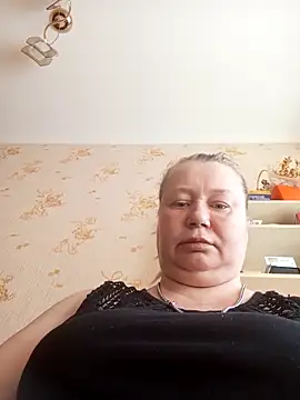 KiraStanton online show from May 6, 2026, 11:47 am