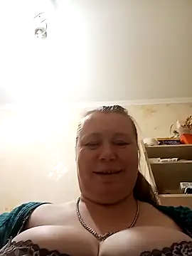 KiraStanton online show from May 3, 2026, 11:52 pm