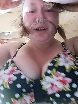 KiraStanton online show from June 18, 2026, 5:18 pm