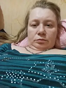 KiraStanton online show from May 17, 2026, 12:21 am