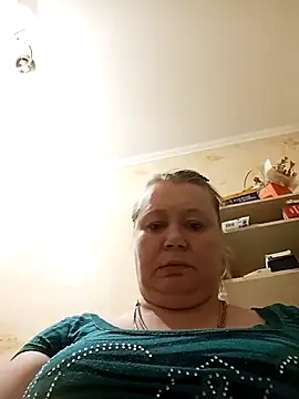 KiraStanton online show from April 7, 2026, 6:43 pm