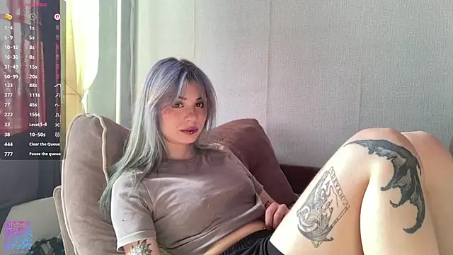 Emmibrilson online show from May 23, 2026, 12:48 pm