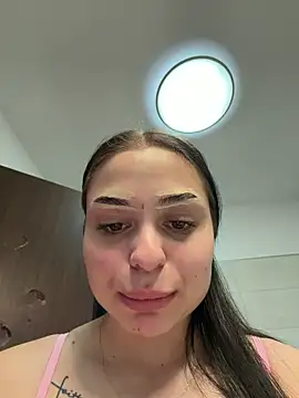 Snapshot of Olivia_Noor chatting on June 19, 2026, 7:20 pm Olivia Noor online show from June 19, 2026, 7:20 pm