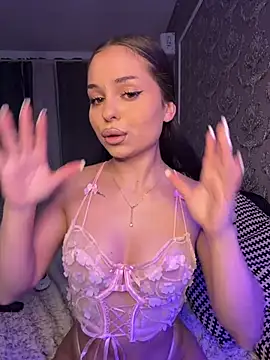 Snapshot of Olivia_Noor chatting on July 8, 2026, 6:41 pm Olivia Noor online show from July 8, 2026, 6:41 pm