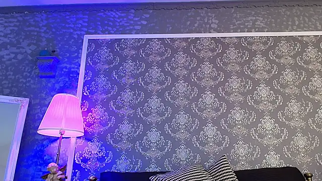 Olivia Noor online show from March 8, 2026, 11:19 pm