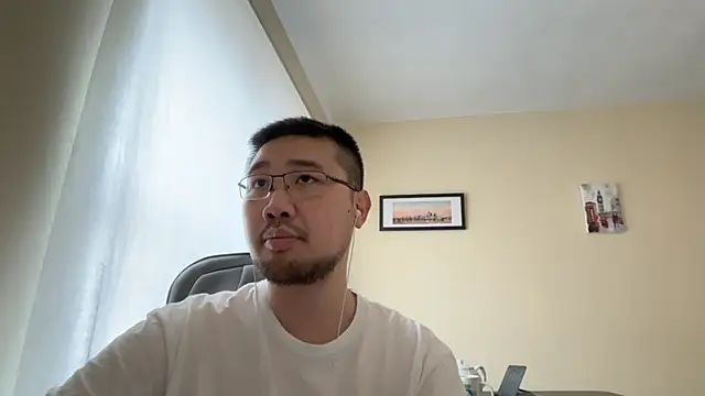 Snapshot of jasonryu2025 chatting on April 5, 2026, 11:06 am jasonryu2025 online show from April 5, 2026, 11:06 am