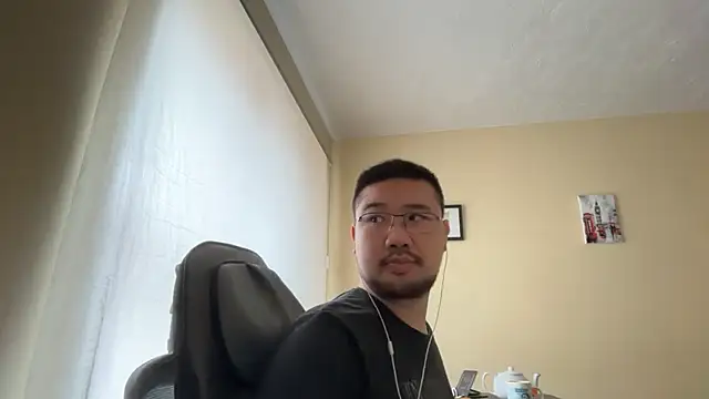 Snapshot of jasonryu2025 chatting on April 2, 2026, 10:44 am jasonryu2025 online show from April 2, 2026, 10:44 am