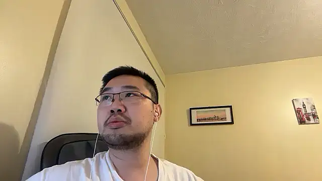 Snapshot of jasonryu2025 chatting on April 8, 2026, 8:21 pm jasonryu2025 online show from April 8, 2026, 8:21 pm