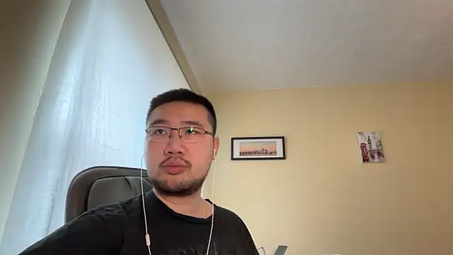 Snapshot of jasonryu2025 chatting on April 3, 2026, 8:21 am jasonryu2025 online show from April 3, 2026, 8:21 am