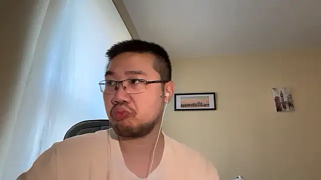 Snapshot of jasonryu2025 chatting on April 7, 2026, 9:33 am jasonryu2025 online show from April 7, 2026, 9:33 am