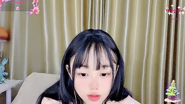 okyssa online show from June 12, 2026, 3:59 am
