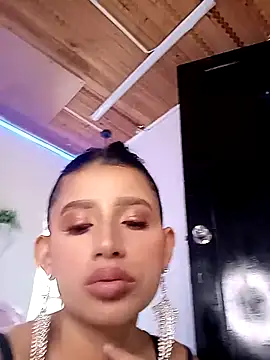 milk chloe  online show from March 25, 2026, 6:40 pm