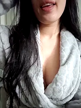 halii21 online show from March 11, 2026, 1:49 pm