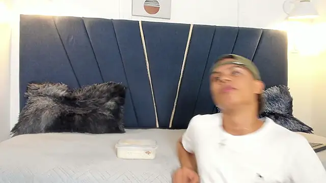 Snapshot of apolo_cum18 chatting on February 25, 2026, 7:25 pm apolo cum18 online show from February 25, 2026, 7:25 pm