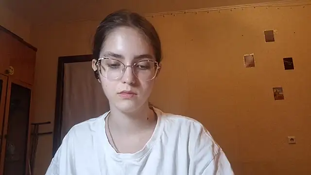 Snapshot of Katelemon chatting on July 6, 2026, 1:18 pm Katelemon online show from July 6, 2026, 1:18 pm
