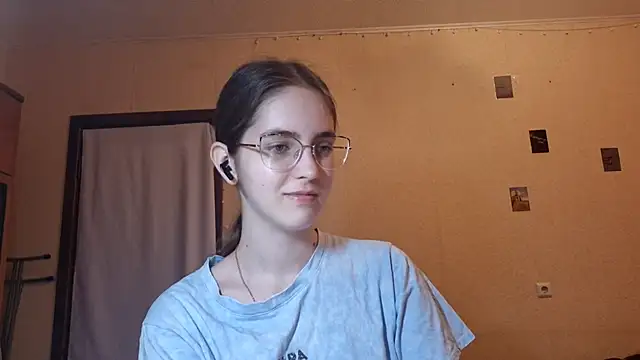 Snapshot of Katelemon chatting on July 10, 2026, 10:15 am Katelemon online show from July 10, 2026, 10:15 am