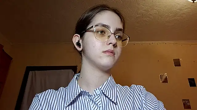 Katelemon online show from April 6, 2026, 2:29 pm