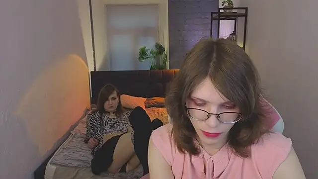 Snapshot of ZoriaLovesLuna chatting on March 26, 2026, 7:06 am ZoriaLovesLuna online show from March 26, 2026, 7:06 am