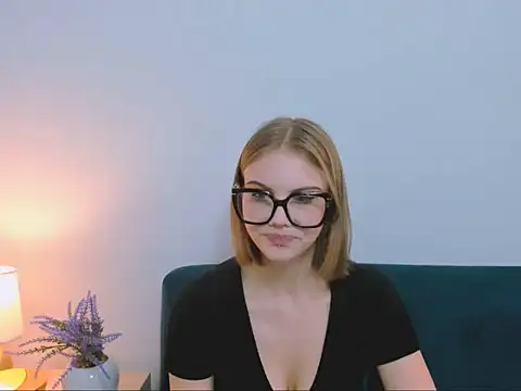 Snapshot of StormiSmooth chatting on March 26, 2026, 2:37 pm StormiSmooth online show from March 26, 2026, 2:37 pm