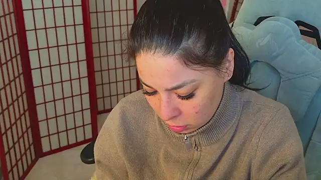 Erika Moan  online show from April 9, 2026, 6:04 am