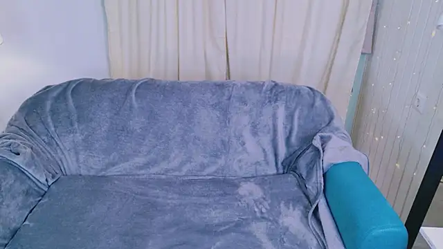 Erika Moan  online show from April 8, 2026, 6:04 am