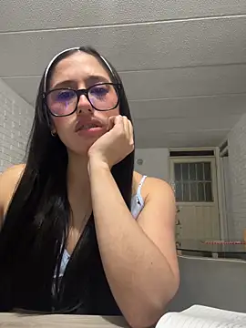 Snapshot of susi_chimm chatting on May 12, 2026, 1:35 am susi chimm online show from May 12, 2026, 1:35 am