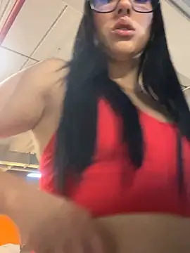 Snapshot of susi_chimm chatting on July 16, 2026, 1:57 am susi chimm online show from July 16, 2026, 1:57 am