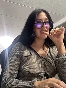 Snapshot of susi_chimm chatting on April 24, 2026, 1:29 am susi chimm online show from April 24, 2026, 1:29 am