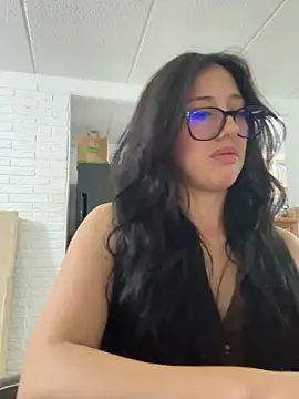 Snapshot of susi_chimm chatting on April 17, 2026, 1:19 am susi chimm online show from April 17, 2026, 1:19 am