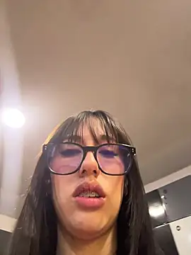 Snapshot of susi_chimm chatting on May 13, 2026, 1:29 pm susi chimm online show from May 13, 2026, 1:29 pm