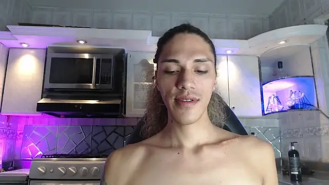 Snapshot of CrisOzzz chatting on April 12, 2026, 6:33 pm CrisOzzz online show from April 12, 2026, 6:33 pm