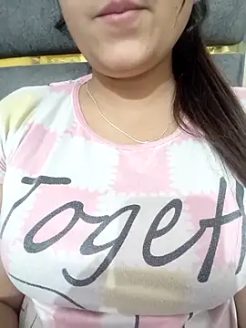 Shanaya-Hotty online show from April 3, 2026, 9:32 pm