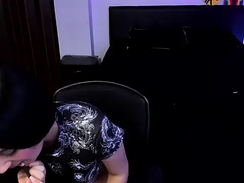 Snapshot of ginebrapurple chatting on March 11, 2026, 5:51 pm ginebrapurple online show from March 11, 2026, 5:51 pm