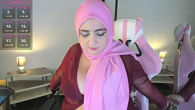 HijabiMilff online show from April 30, 2026, 3:19 pm