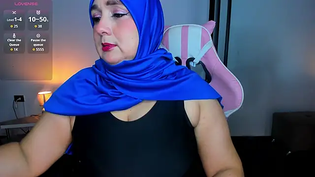 HijabiMilff online show from May 29, 2026, 1:50 pm