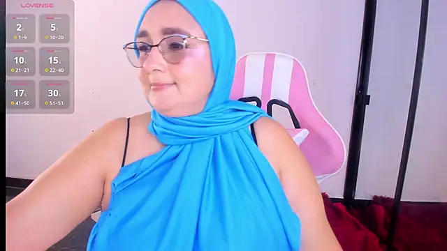 HijabiMilff online show from June 23, 2026, 4:38 pm
