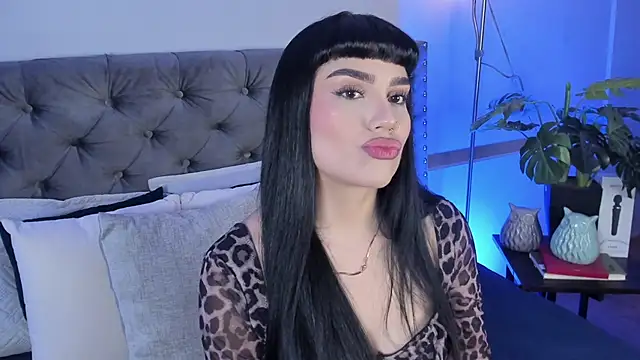 Snapshot of AlmaBlaze chatting on May 13, 2026, 1:29 pm AlmaBlaze online show from May 13, 2026, 1:29 pm