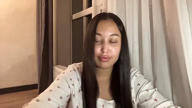 Dana 005 online show from June 19, 2026, 10:04 pm