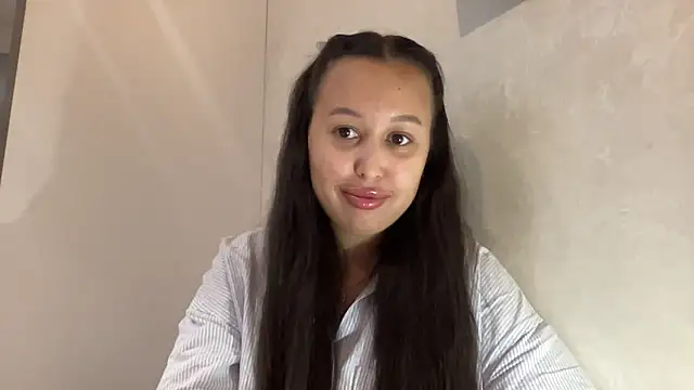 Dana 005 online show from April 28, 2026, 8:57 pm