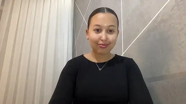 Dana 005 online show from May 18, 2026, 9:08 pm