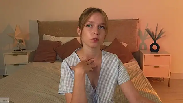 Snapshot of _Selestia_ chatting on July 10, 2026, 12:27 pm Selestia online show from July 10, 2026, 12:27 pm